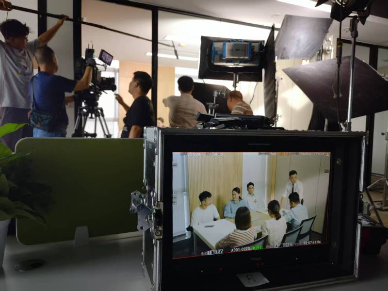 博罗县TVC拍摄公司：科技产品视觉化大师，诠释未来感与功能美学